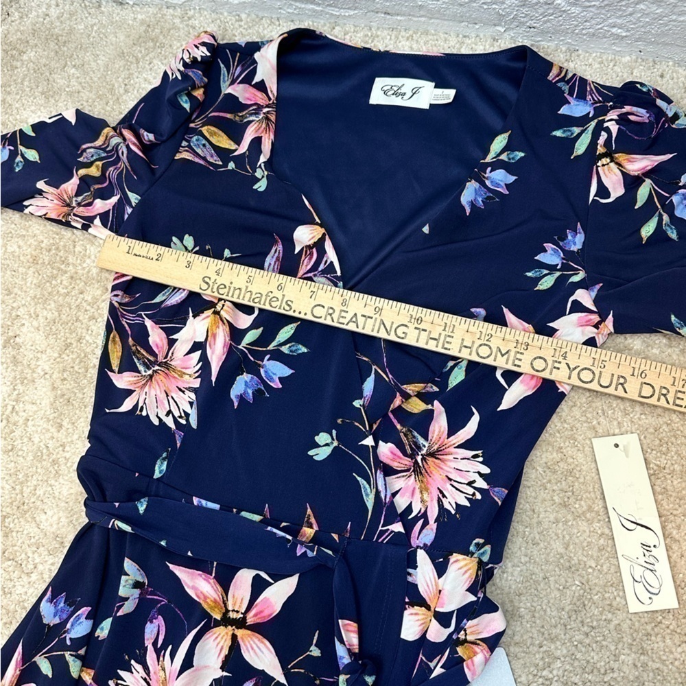 NWT NEW Eliza J Women’s Dress Size 2 Navy Floral Pattern Faux Wrap 3/4 Sleeves - Picture 13 of 15